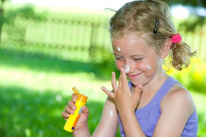 Sonnenschutz für Kinder: Was Sie als Eltern und Tagesmütter beachten  sollten ᐅ